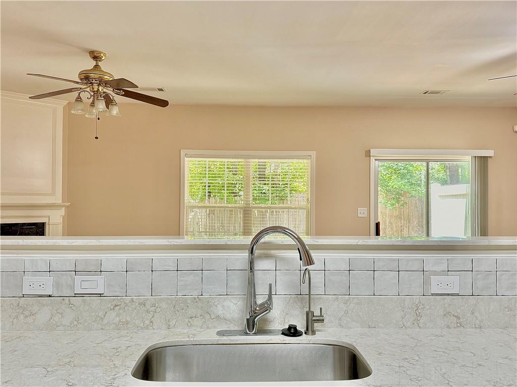 370 Creek Manor Way Property Photo 7