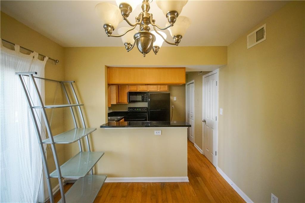 6940 Roswell Road Unit C14 Property Photo 3