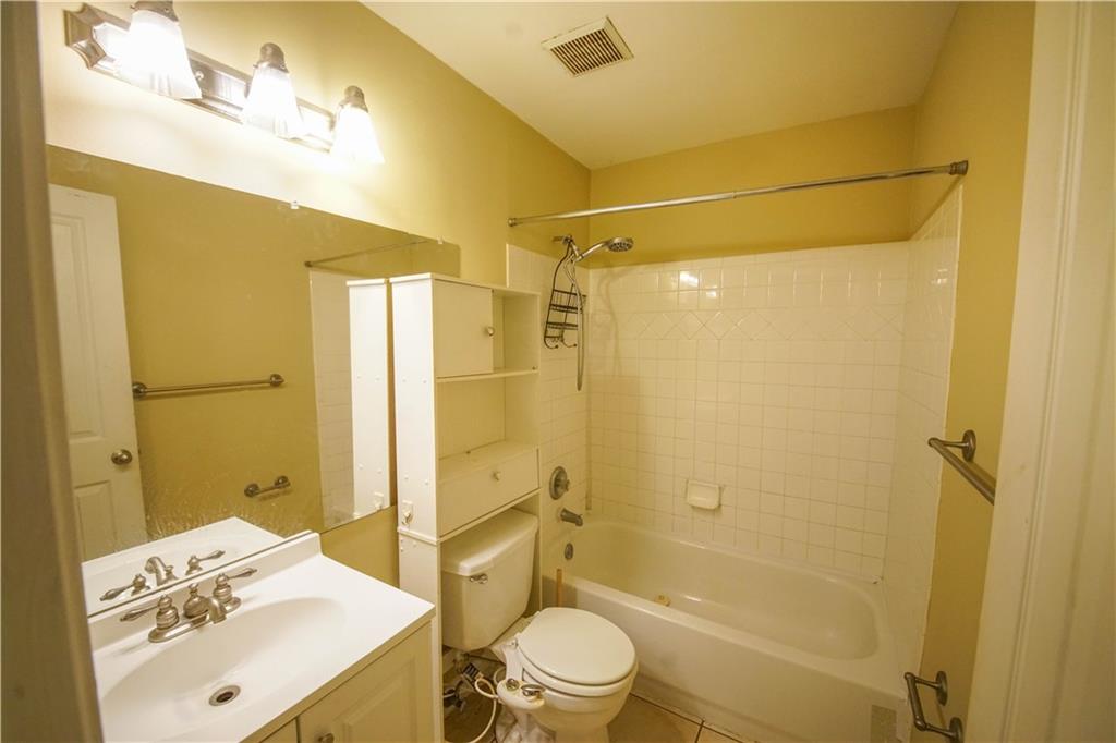 6940 Roswell Road Unit C14 Property Photo 10