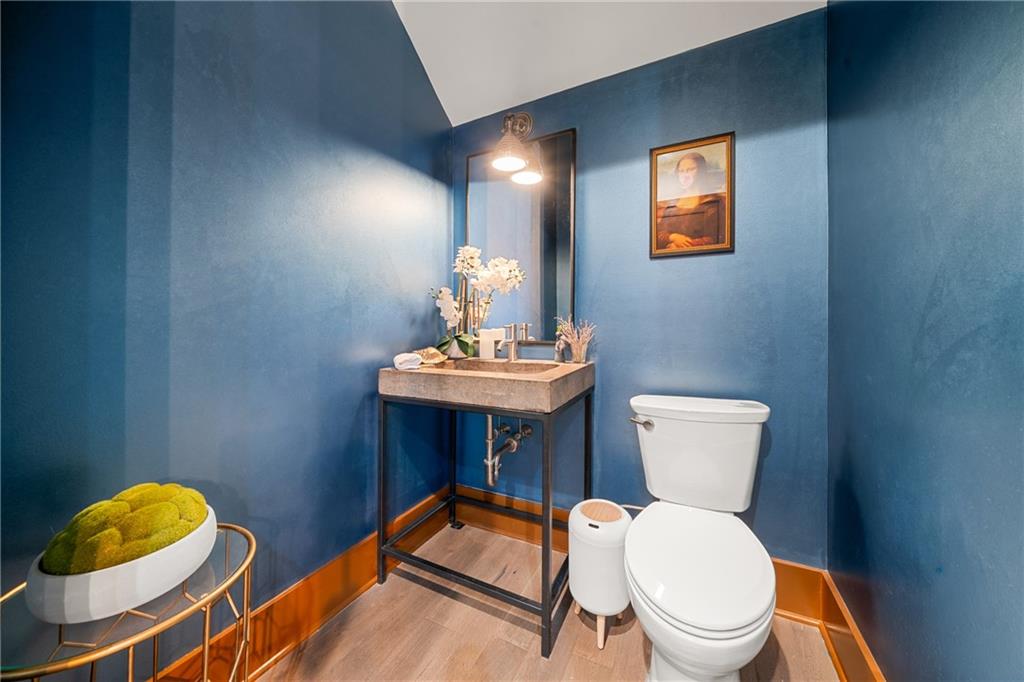 360 Heatherden Avenue Property Photo 6