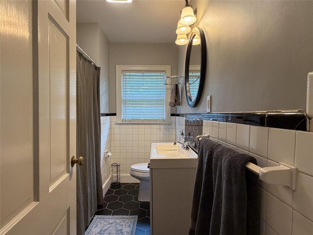 208 Dodd Street Property Photo 8