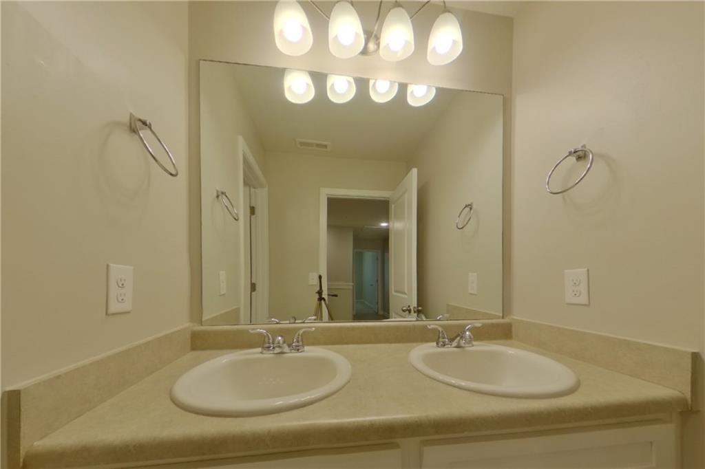 7799690 Property Photo 14