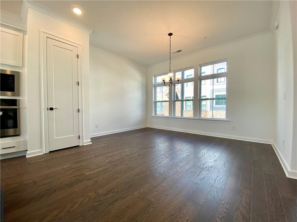 435 Ashbury Drive Property Photo 6