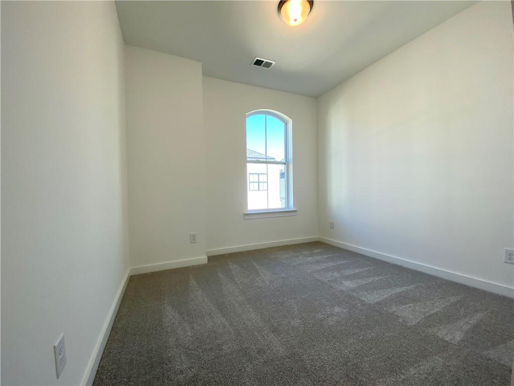435 Ashbury Drive Property Photo 17