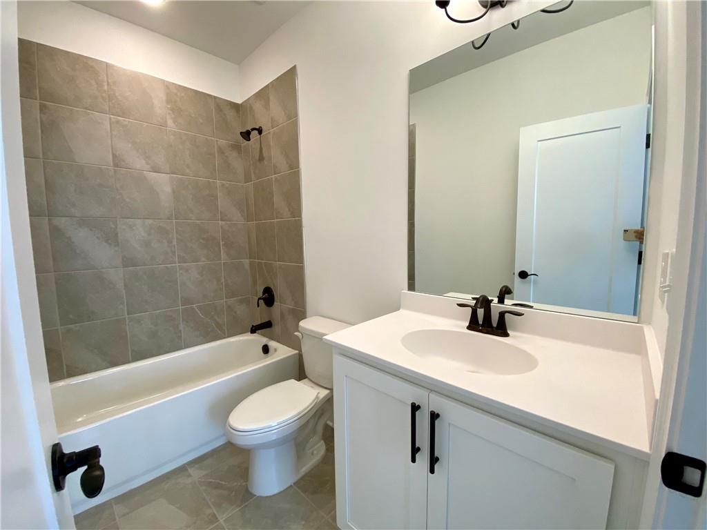435 Ashbury Drive Property Photo 21