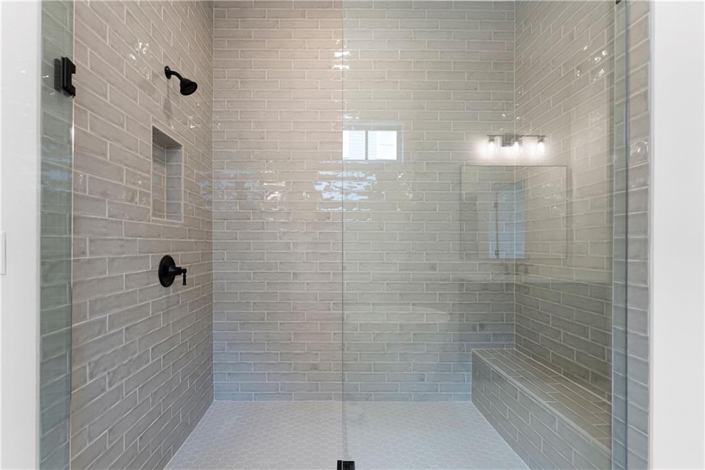 172 Cherokee Drive S Property Photo 9