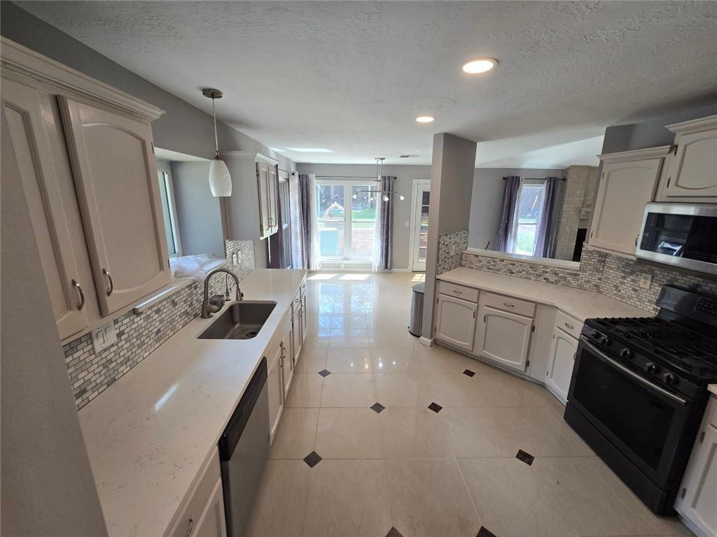 6992 Ivy Pointe Row Property Photo 5