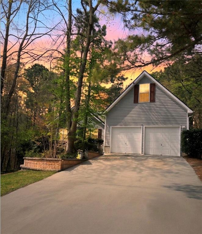 2072 Amberly Crossing Lane Property Photo 1