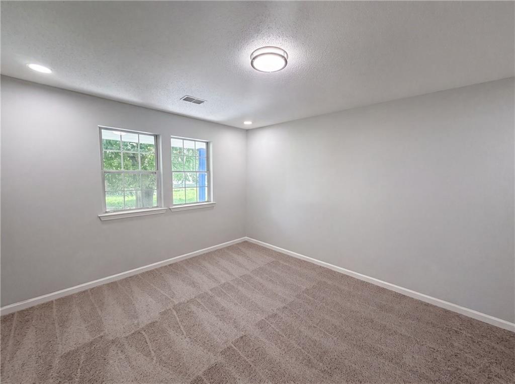 2 Ember Way Property Photo 4