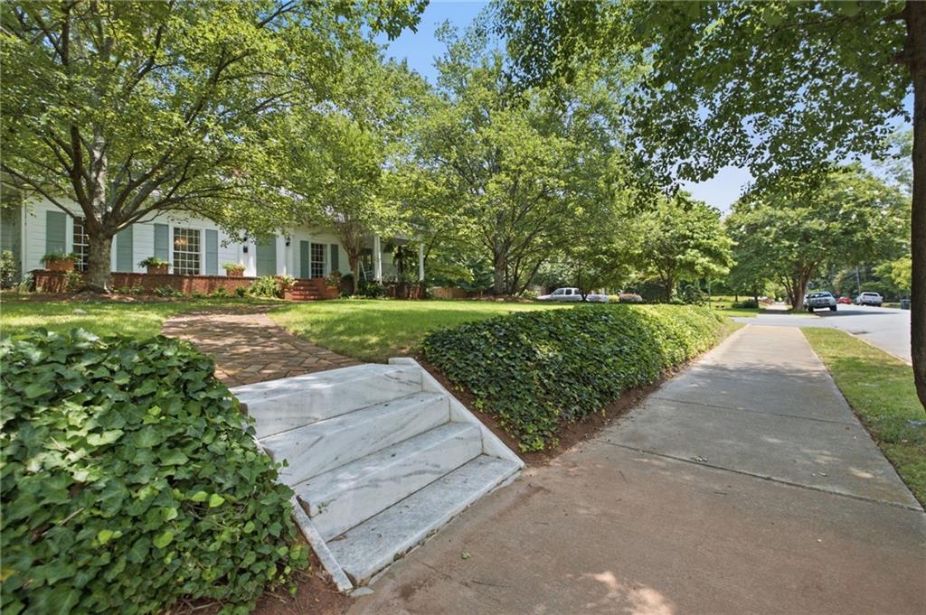 211 Freyer Drive Ne Property Photo 1