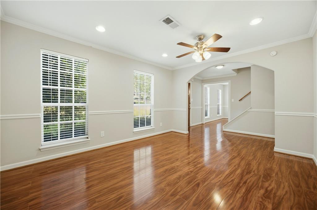 260 Barrington Drive E Property Photo 3