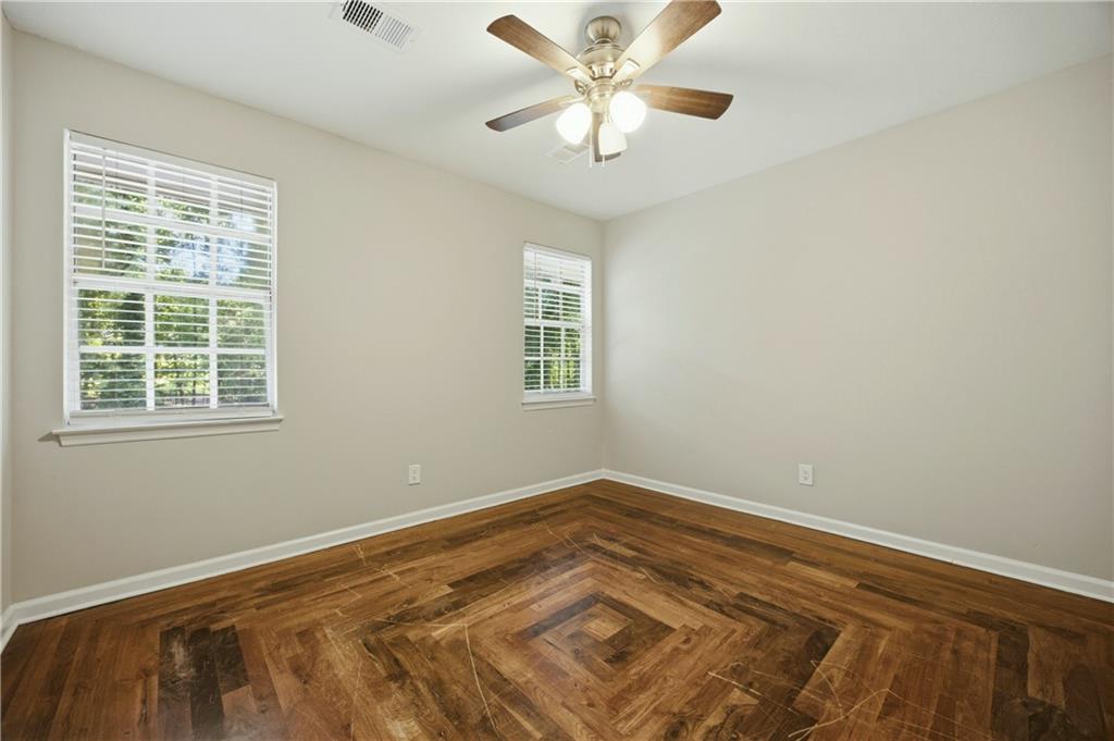 260 Barrington Drive E Property Photo 11