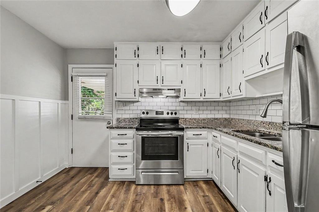 2538 Burton Circle Property Photo 4