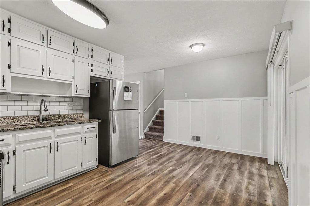 2538 Burton Circle Property Photo 6