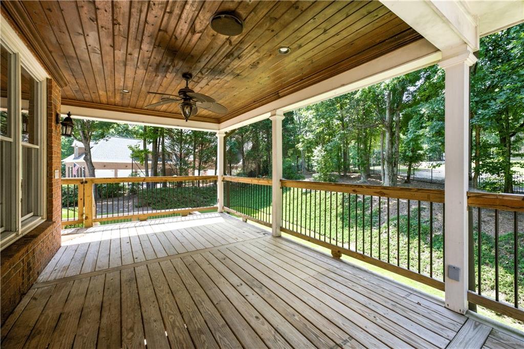 2115 Tee Drive Property Photo 18