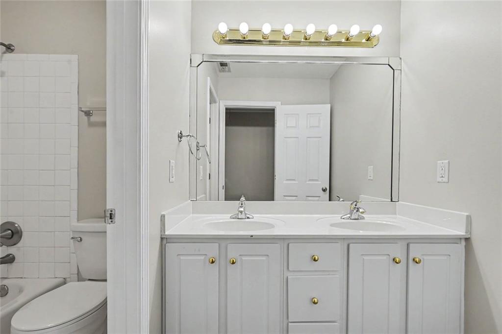 5014 Lake Hollow Property Photo 15