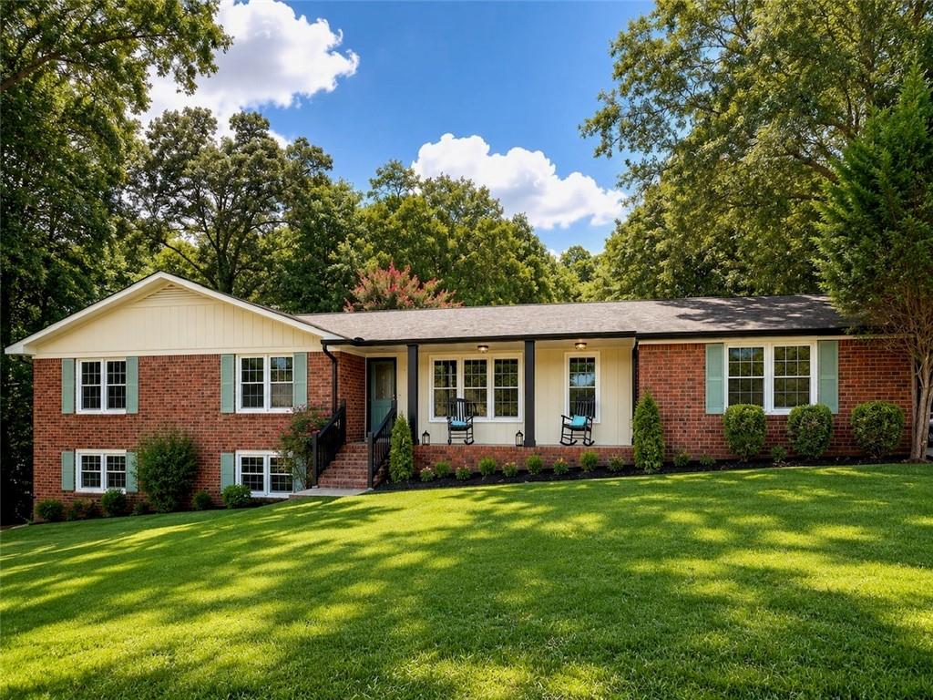224 SE Lake Drive