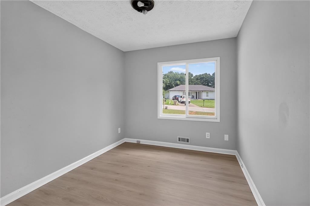 3217 Canterbury Trail Property Photo 12