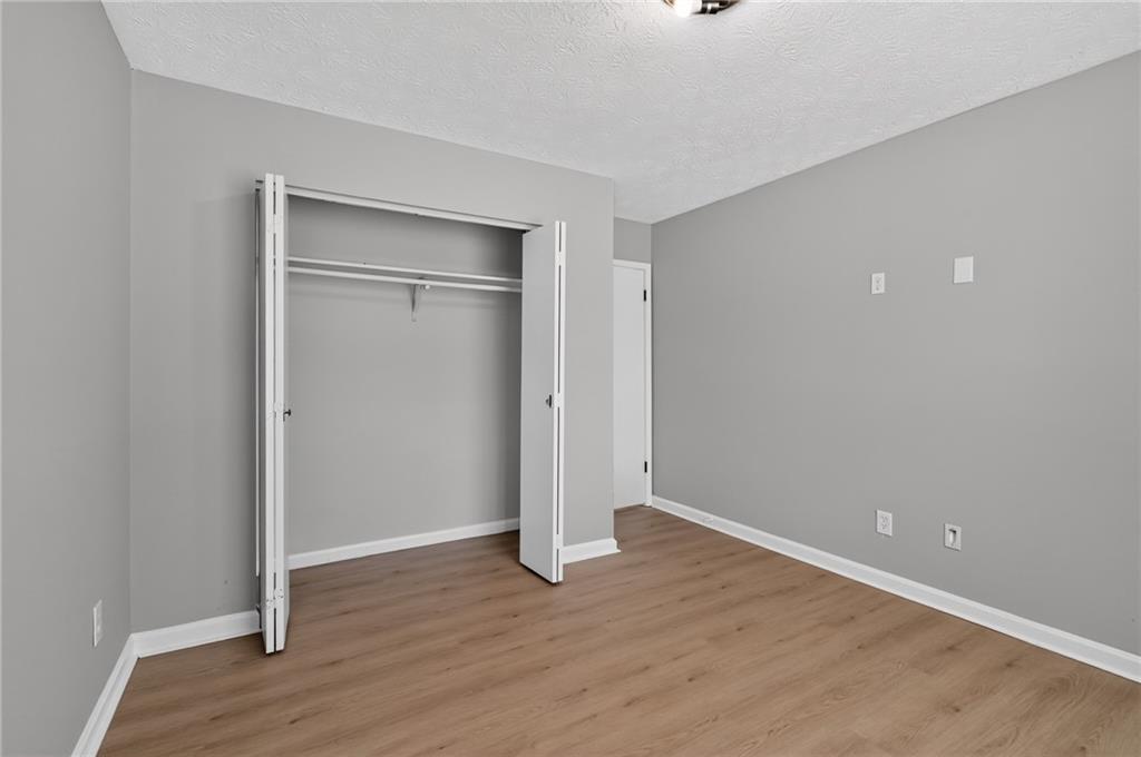 3217 Canterbury Trail Property Photo 14
