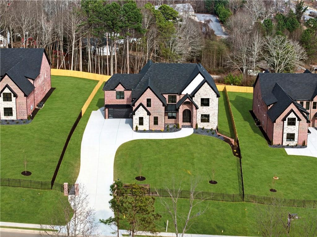 405 Thunder Road Property Photo 2