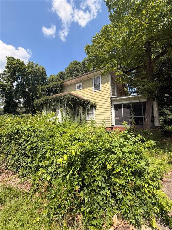 2710 Memorial Drive Se Property Photo 1