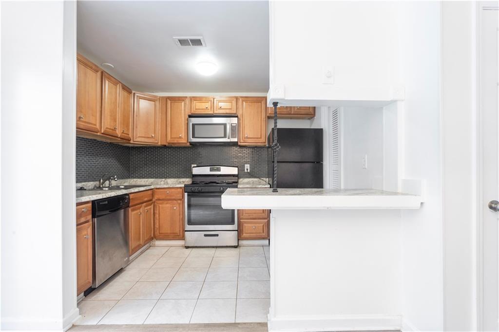 1585 Springleaf Point Se Property Photo 8