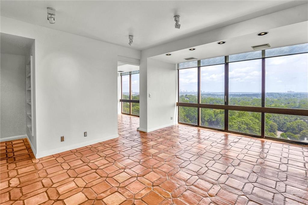 147 15th Street NE Unit 15D Property Photo 1
