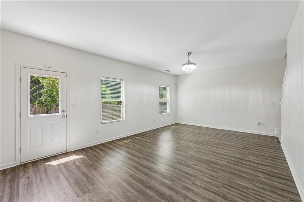 2297 Clapton Court Property Photo 8