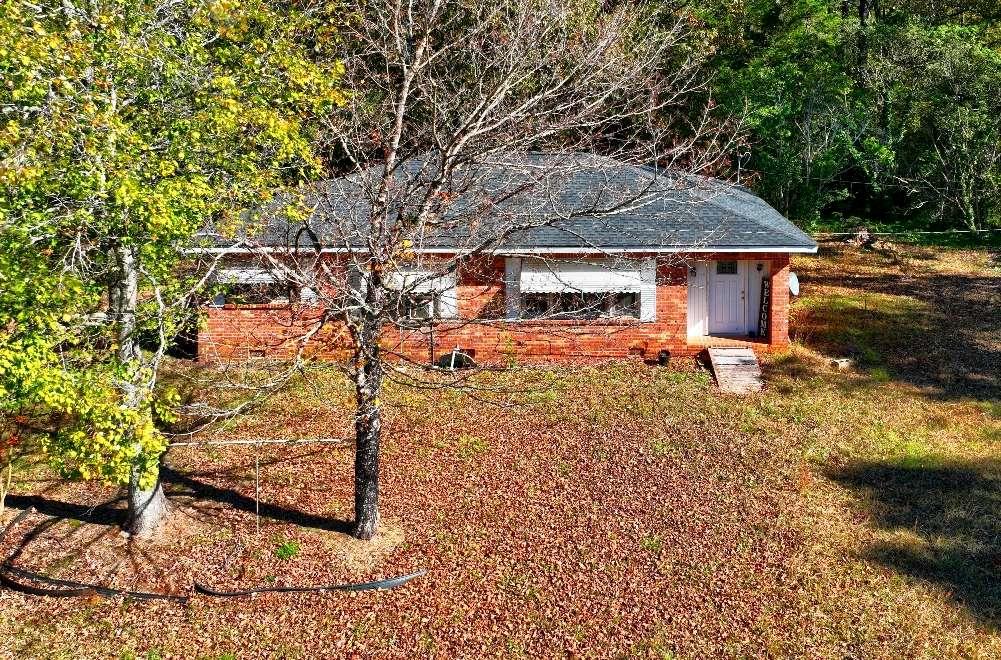 5202 Highway 20 Property Photo 1
