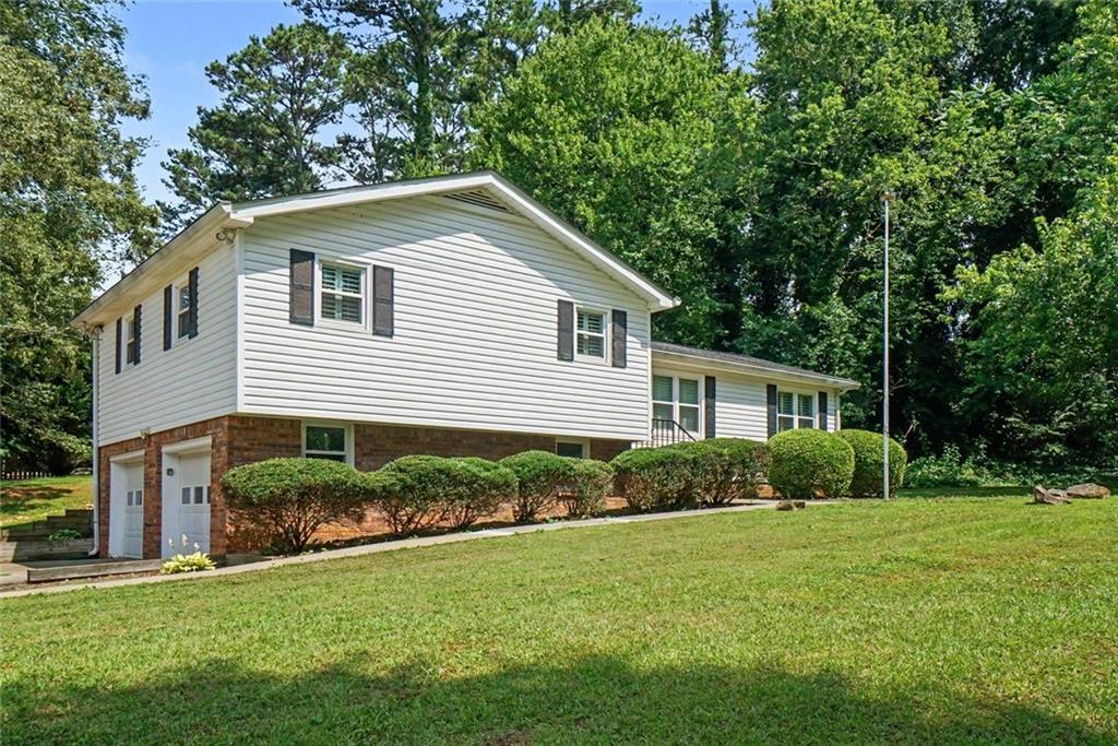 1272 Oakwoods Drive Property Photo 4