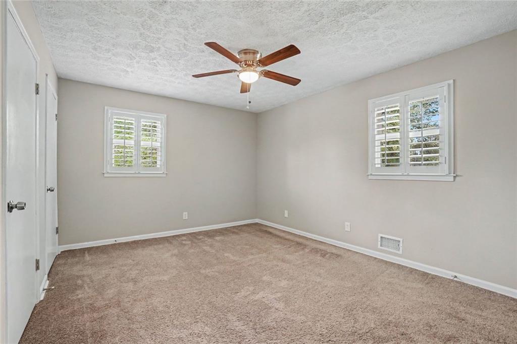 1272 Oakwoods Drive Property Photo 11