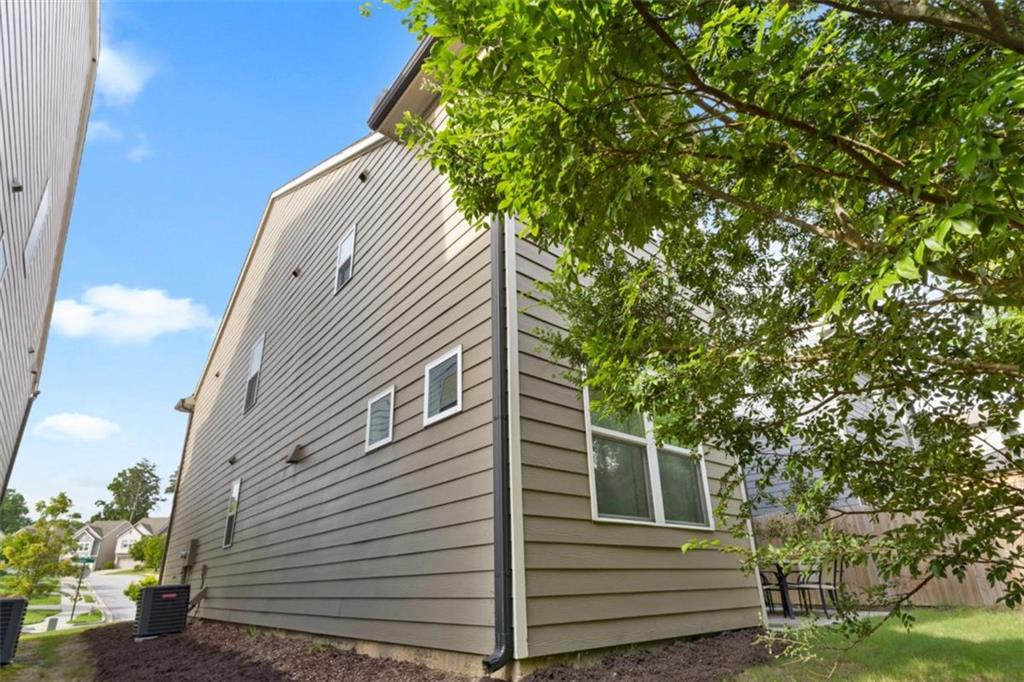 2111 Westside Drive Property Photo 24