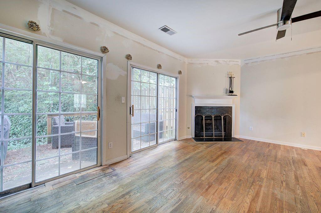 4144 Spring Cove Drive Property Photo 4