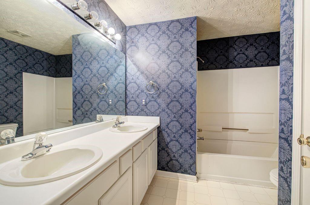 4144 Spring Cove Drive Property Photo 22
