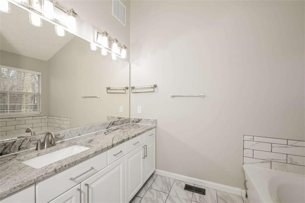 1418 Wilkes Ive Drive Property Photo 13