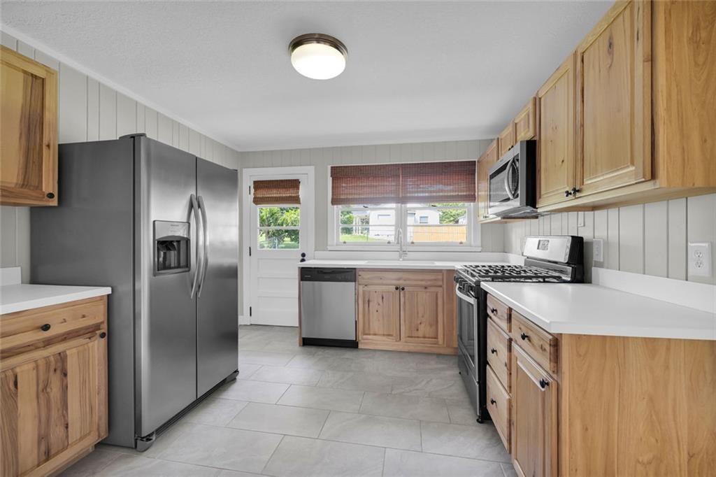 142 Ola Street Property Photo 23
