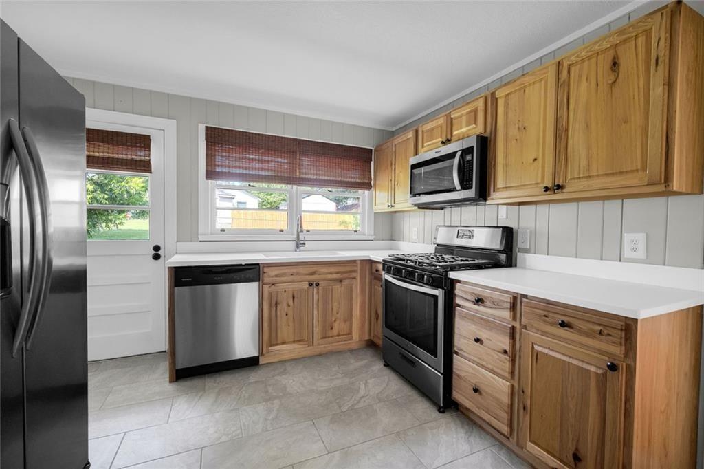 142 Ola Street Property Photo 24