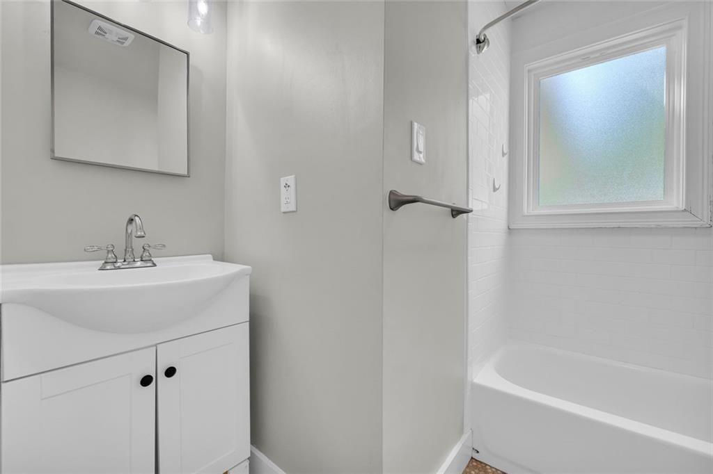 142 Ola Street Property Photo 32