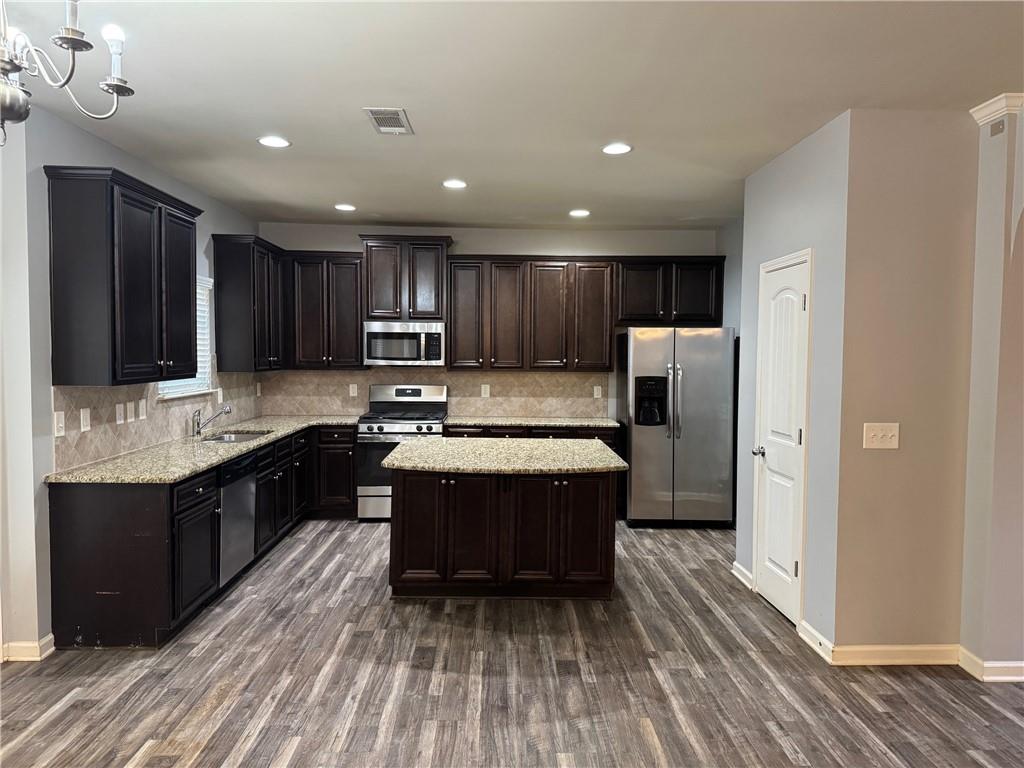 2337 Braelin Loop Property Photo 3