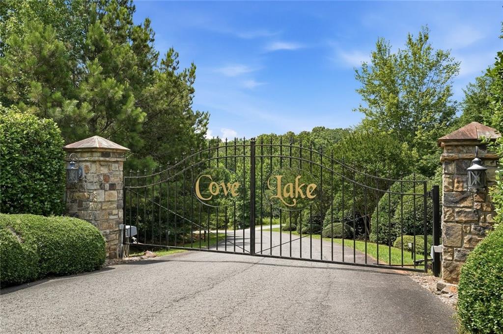141 Cove Lake Drive Property Photo 1