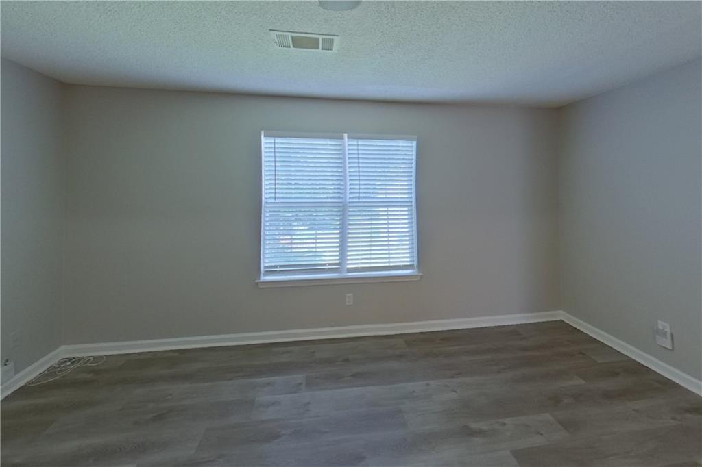 7800943 Property Photo 2