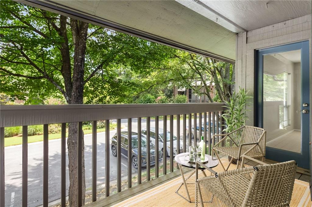 1009 Mcclelen Way Property Photo 7