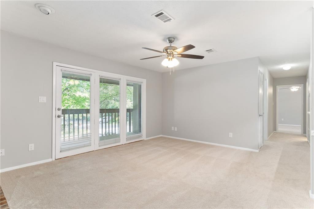 1009 Mcclelen Way Property Photo 8