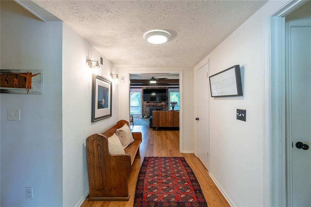 552 Edgefield Drive Property Photo 6