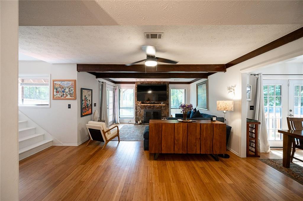 552 Edgefield Drive Property Photo 12