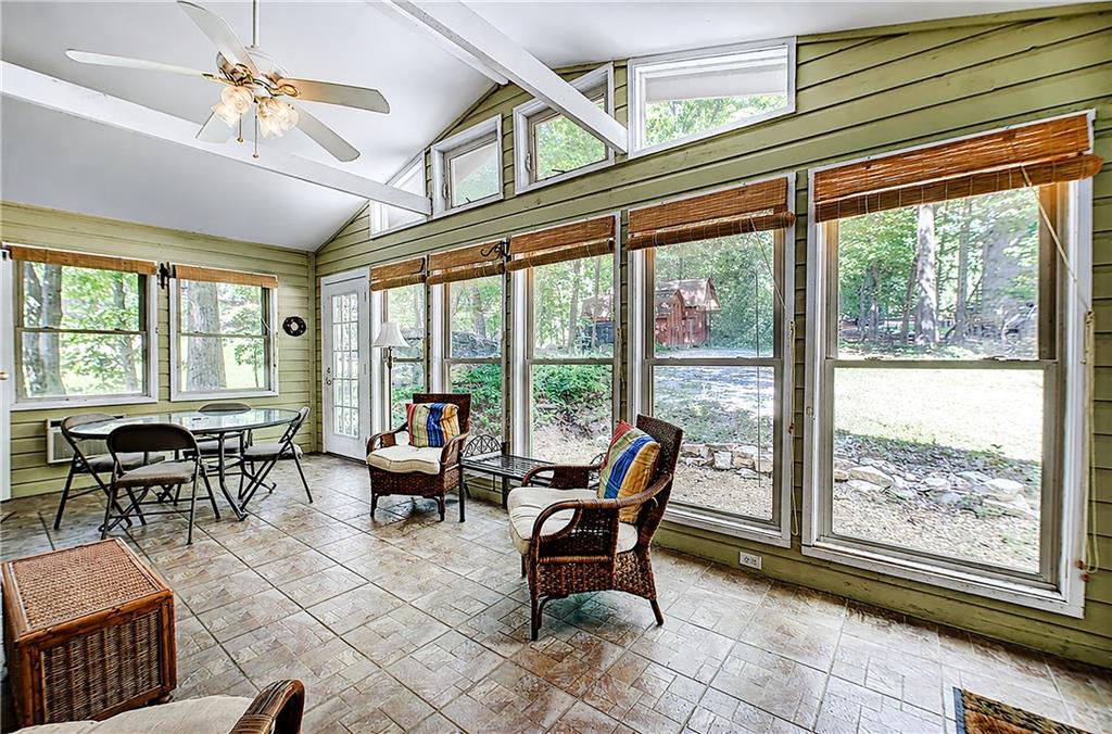 40 Oriole Drive Se Property Photo 3