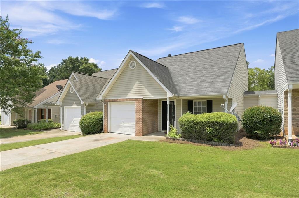 3055 Lakeside Circle