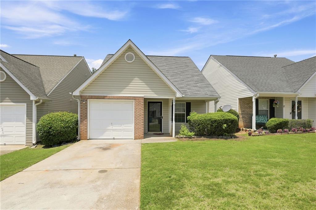 3055 Lakeside Circle Property Photo 2