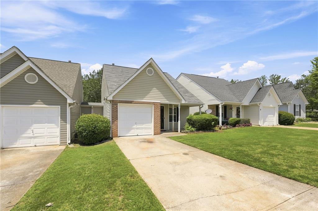 3055 Lakeside Circle Property Photo 3