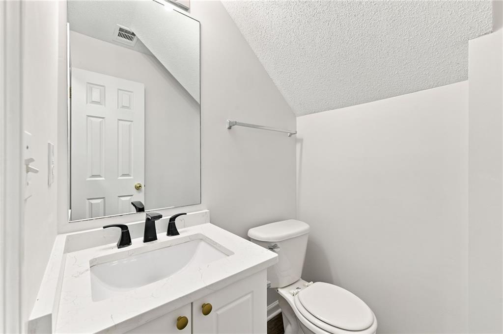 3055 Lakeside Circle Property Photo 17